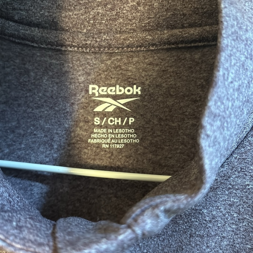 (S) Reebok half zip - Picture 3 of 4
